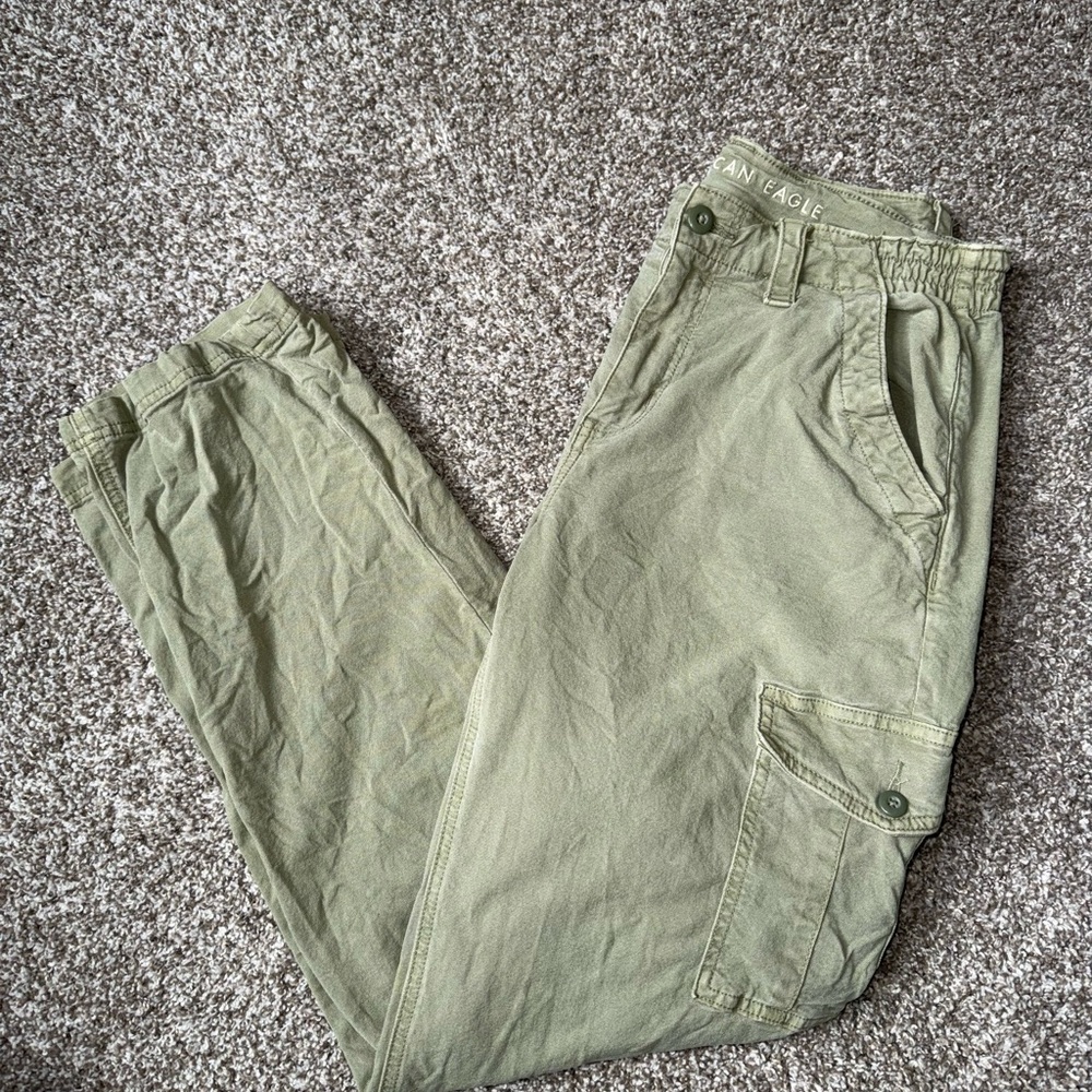 American Eagle Outfitters Women’s Olive Green Cargo Pants